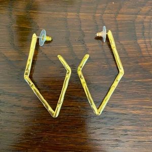 Ryland hoop earrings in gold